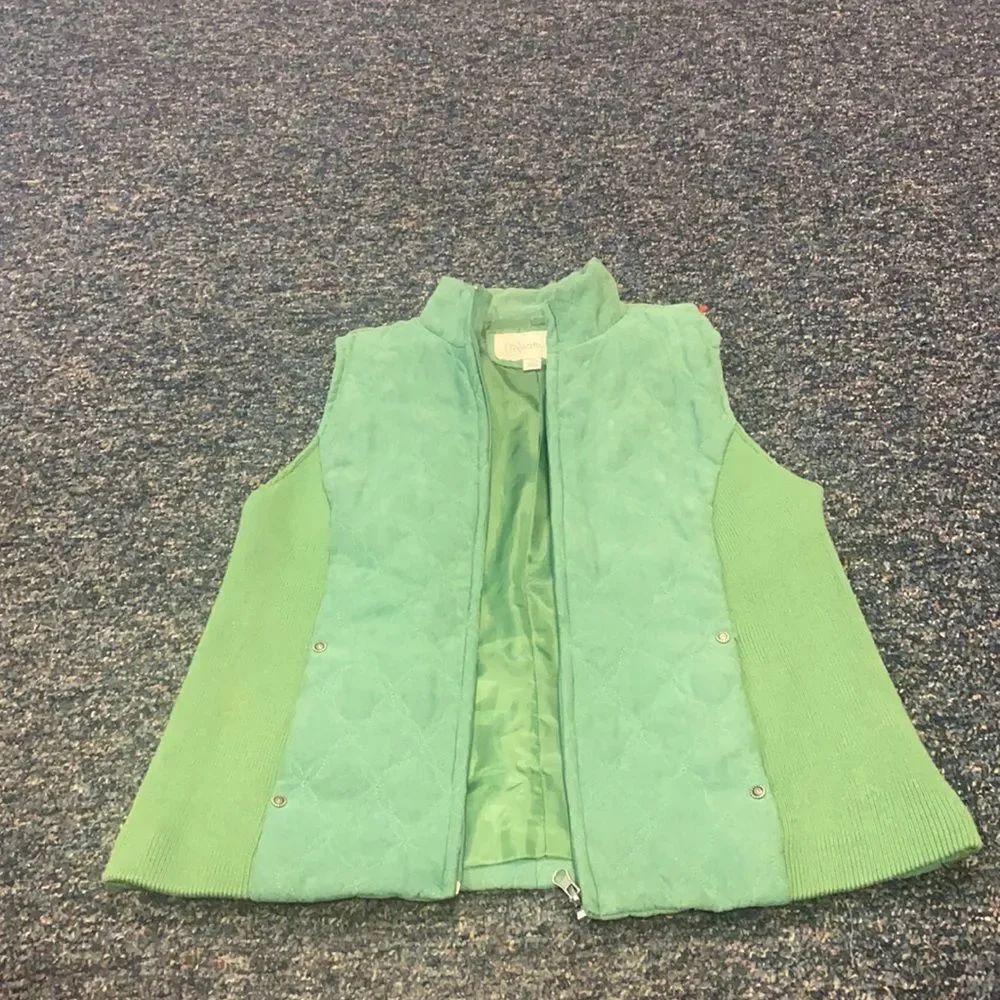 Relativity Green Faux Suede Vest sz. M